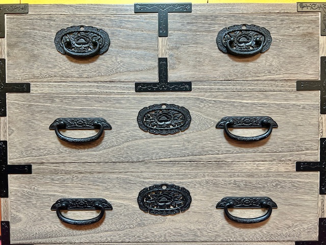 アウトレット総桐からくり箪笥三ノ二新吾　金具画像