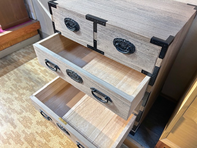 アウトレット総桐からくり箪笥三ノ二新吾　引出し画像