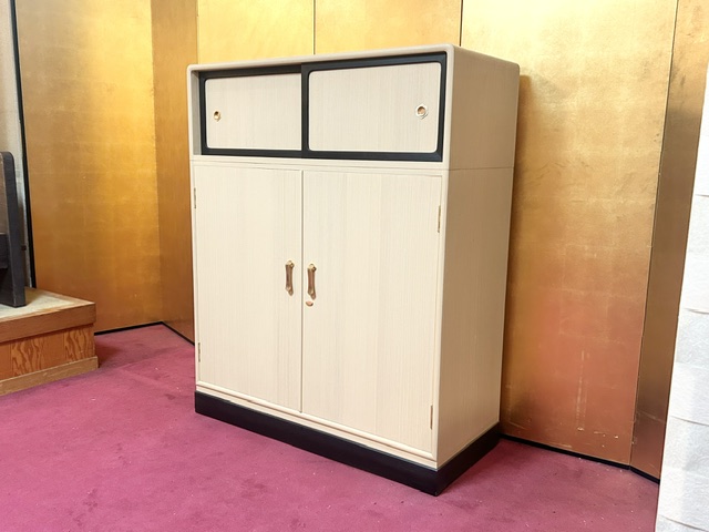アウトレット総桐大開箪笥上置付き鈴石斜め画像 アウトレット総桐大開箪笥上置付き鈴石斜め画像