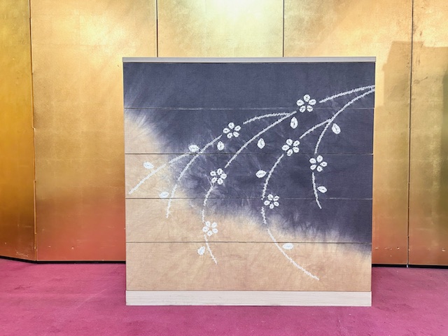 総桐小袖箪笥五重京鹿の子冬　正面画像