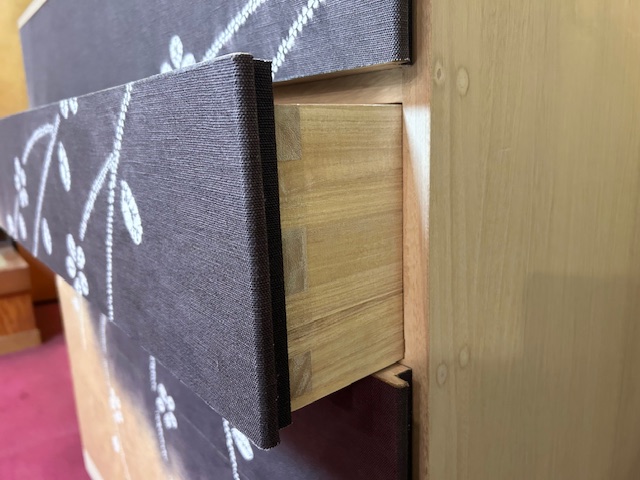 アウトレット総桐小袖箪笥五重京鹿の子冬　引出し横画像