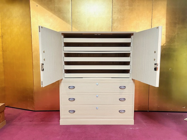 アウトレット総桐小袖箪笥大洋下三　扉内部